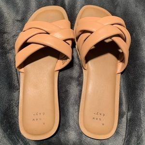 a. new day Womens flat slide sandals sz 8
